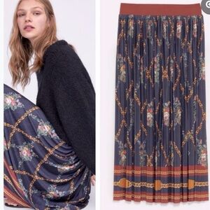 Zara Pleated Floral Chain Print Skirt - Size M